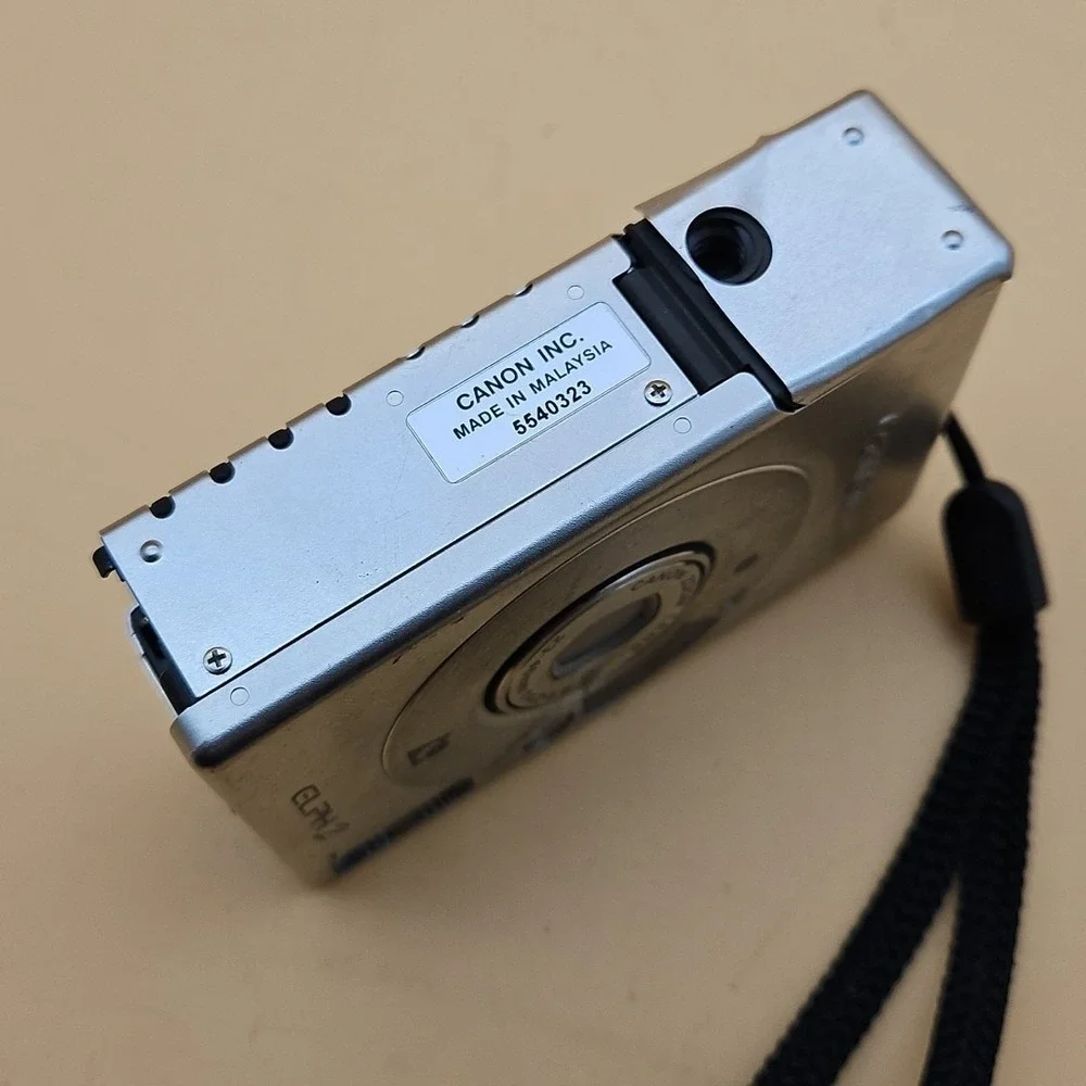 Canon ELPH 2 Camera Zoom Lens Silver UNTESTED‎ AS IS FOR PARTS